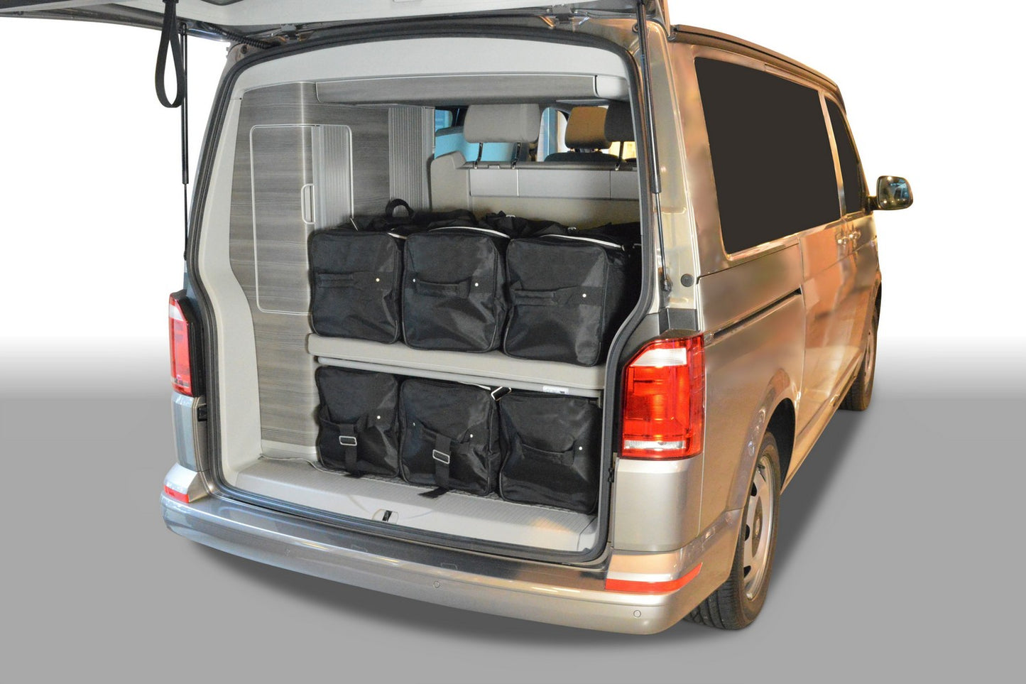 Kofferbak tas Volkswagen California T6 - T6.1 2015-2024 (BxHxL= 31 x 35 x 65 cm; Met trekband om de tas onder het bed vandaan te trekken)