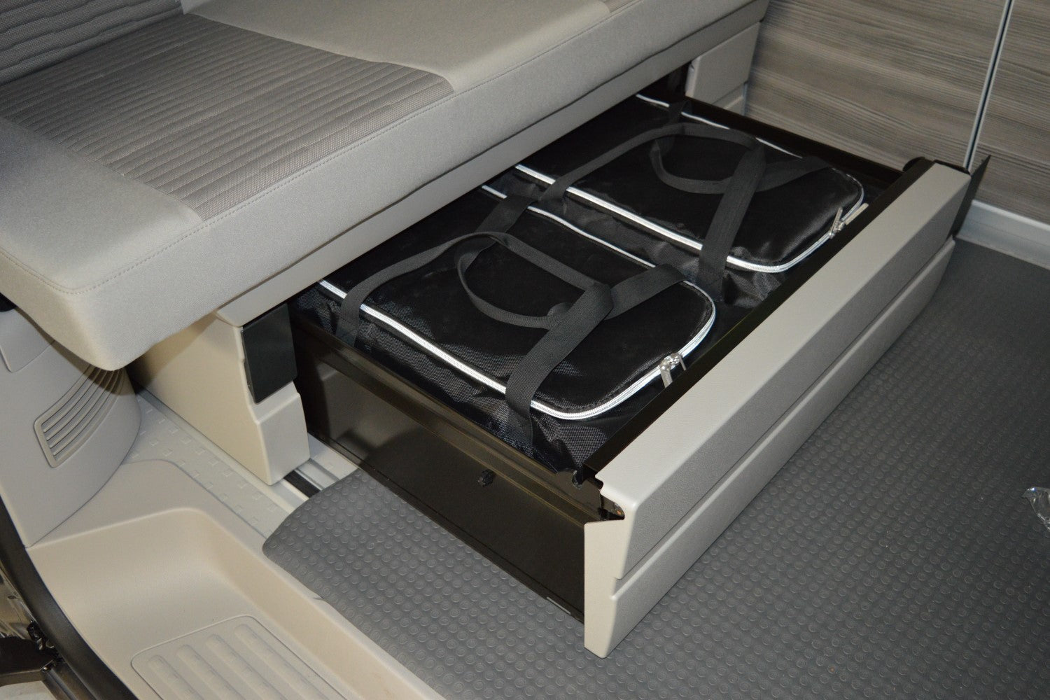 Lade tas  Volkswagen California T6 - T6.1 2015-2024 (BxHxL = 32 x 19 x 44 cm)