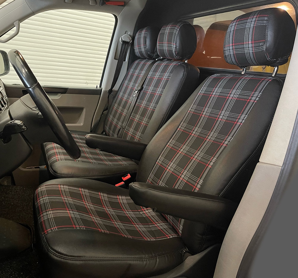 Pasvorm stoelhoezen set (stoel en duobank) Volkswagen Transporter T5 t/m 2015 - leer / stof met GTI ruitpatroon, Pasvorm - Autostoelhoezen. Kunstleer pasvorm stoelhoezen set (bestuurder en duobank). Speciaal voor